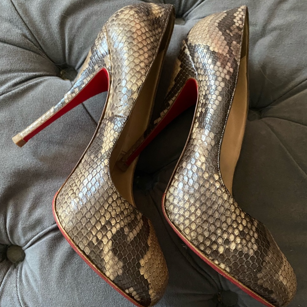 Authentic Christian Louboutin Pumps!